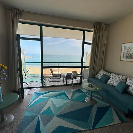 Seaview - 10 Meters To The Apartamento Varna