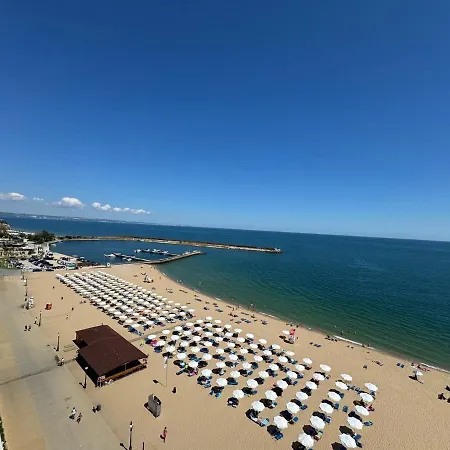 Seaview - 10 Meters To The Apartamento Varna