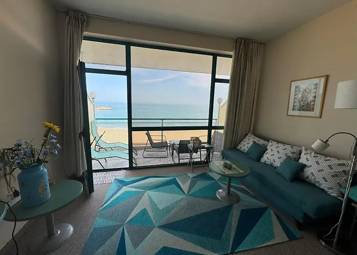 Seaview - 10 Meters To The Apartament Warna