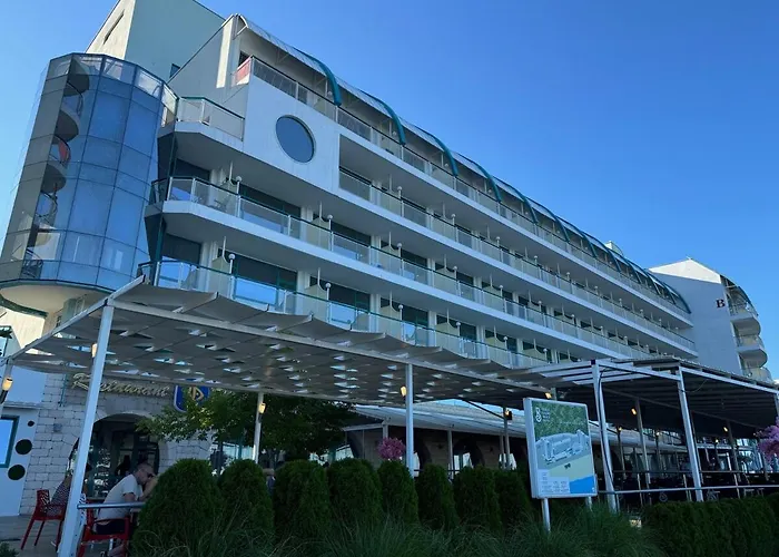 Seaview - 10 Meters To The * Warna